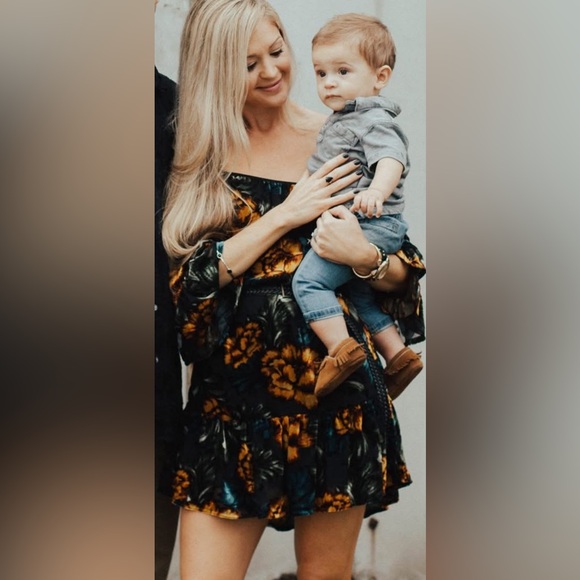 Dress - Picture 2 of 5